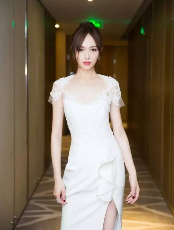 大红唇特别显老,大红唇真的很考验气质