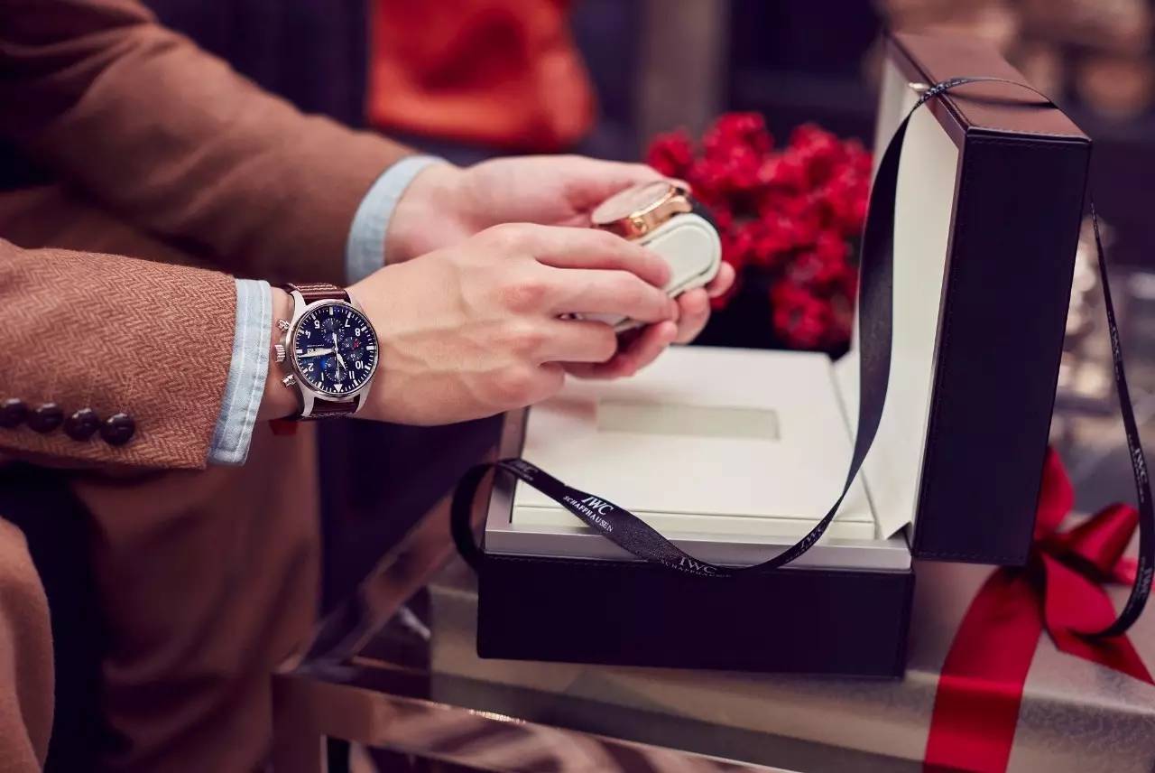 撩男神必备的礼物,给男朋友一点甜头