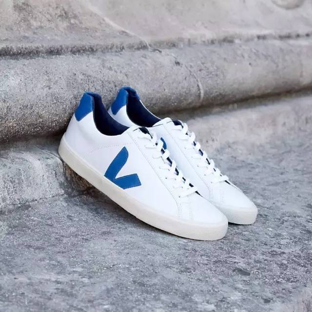 男童鞋小白鞋板鞋12-15岁潮款最新,潮品爆款小白鞋不挑年龄穿搭