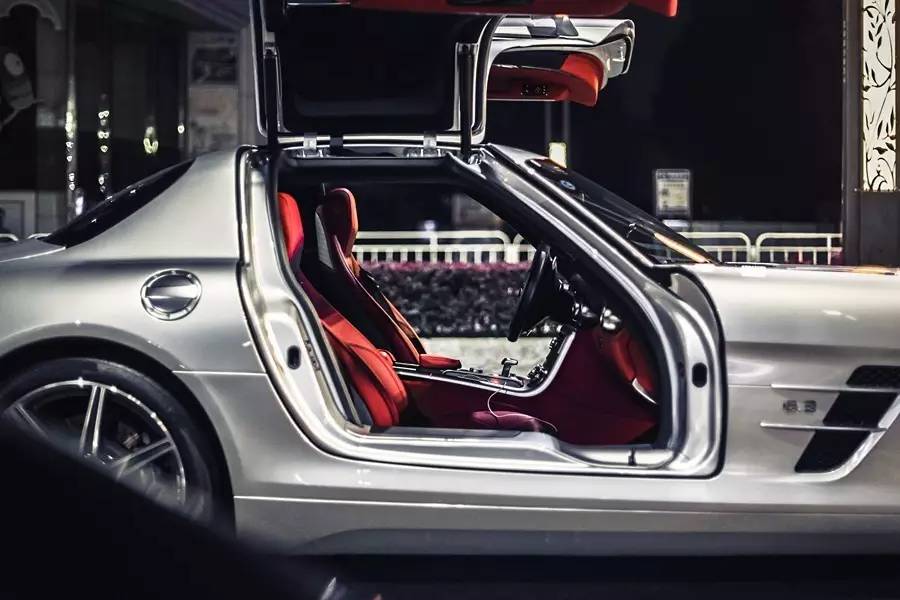 奔驰sls鸥翼现在多少钱,奔驰鸥翼slsamg