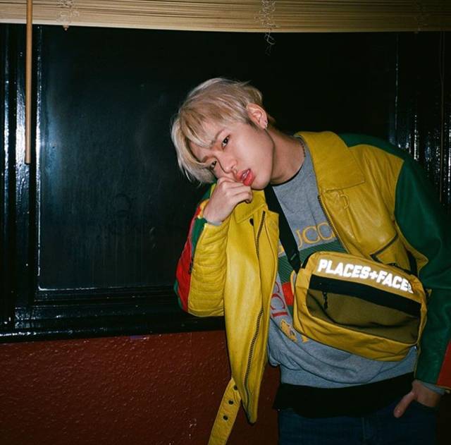 supreme和lv联名的世纪双肩包,supreme和lv联名红色手拿包