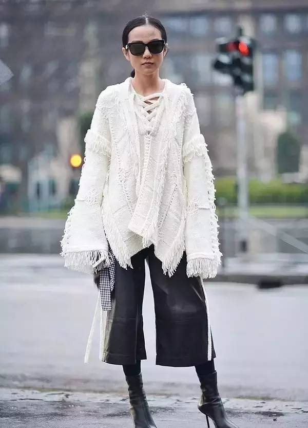 如何穿紧身皮裤,穿皮裤的正确方法视频