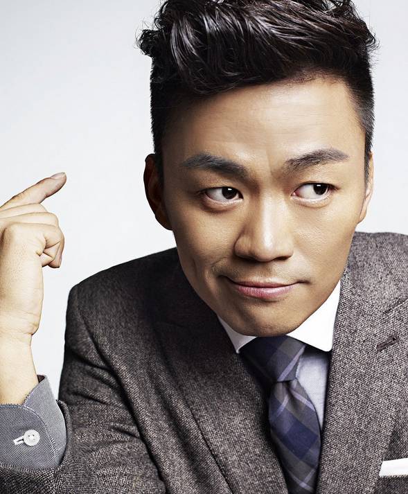 王宝强最近视频,王宝强现身机场视频