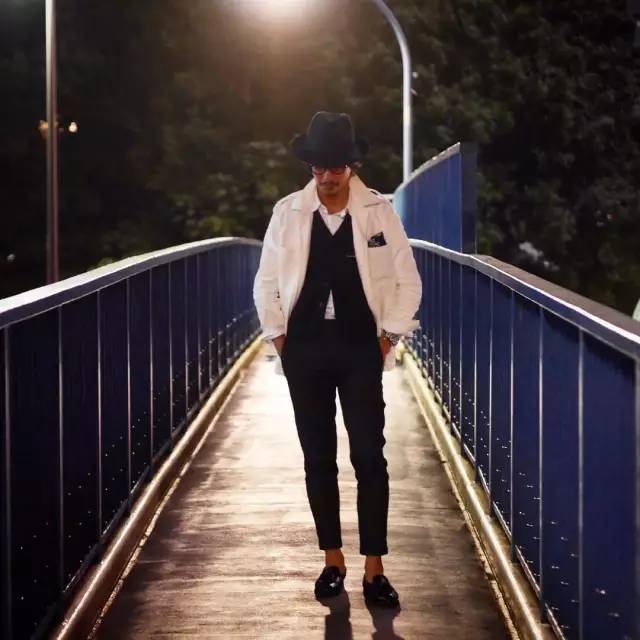 这位亚裔博主帅起来不管不顾,像意大利人一样时髦