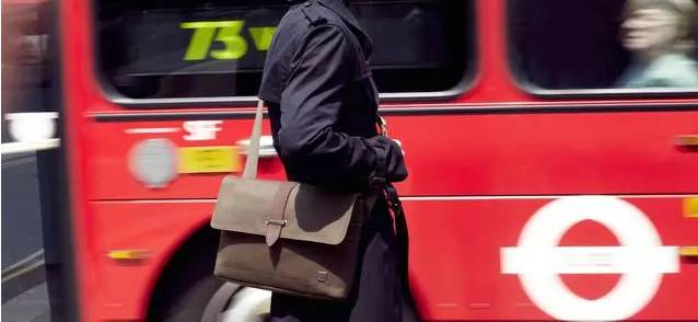 burberry包包和lv包对比,burberry十大必买包包