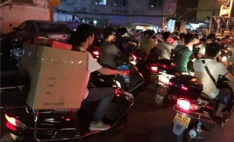 揭秘假鞋鬼市,莆田正品鞋鬼市