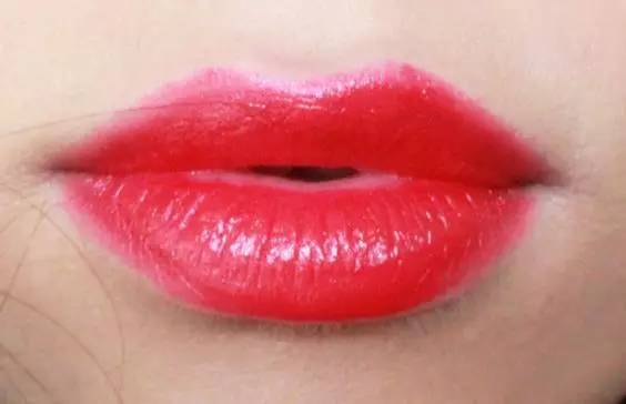 大红唇特别显老,大红唇真的很考验气质