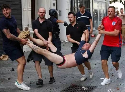 俄足球流氓,俄罗斯世界杯足球流氓