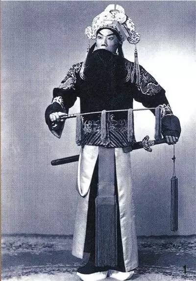 大家|生前落寞清贫逝后大红大紫，他就是四大须生之一杨宝森