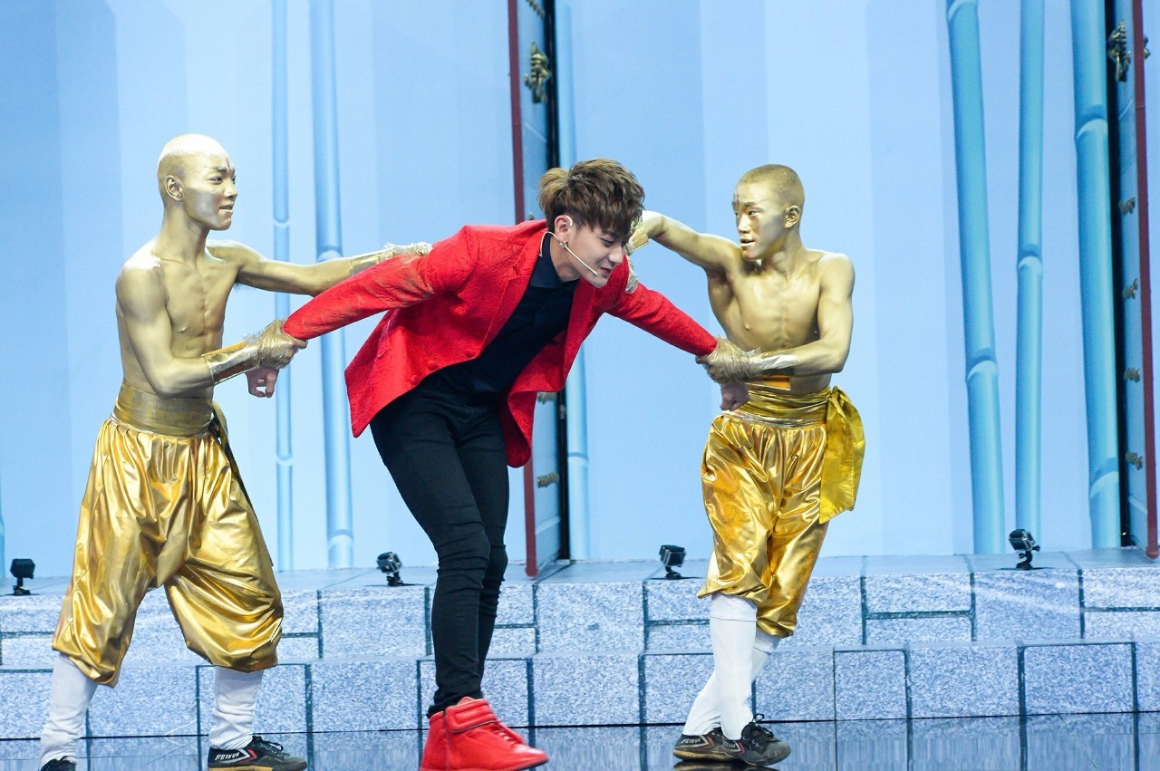 王牌对王牌祖蓝成龙翻跟斗,祖蓝成龙王牌对王牌