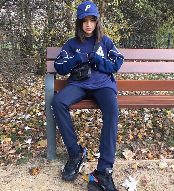 supreme和lv联名的世纪双肩包,supreme和lv联名红色手拿包