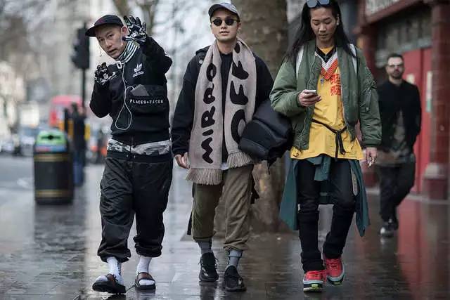 supreme和lv联名的世纪双肩包,supreme和lv联名红色手拿包