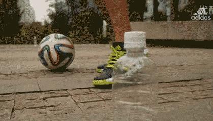 如何拉球变向过人,如何破解拉球转身