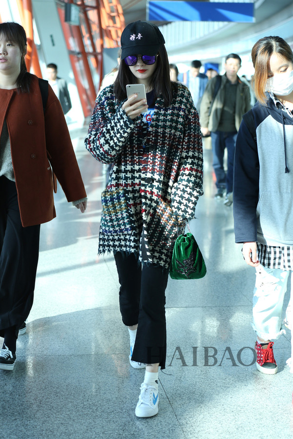 杨幂带货女王街拍,杨幂时尚街拍视频