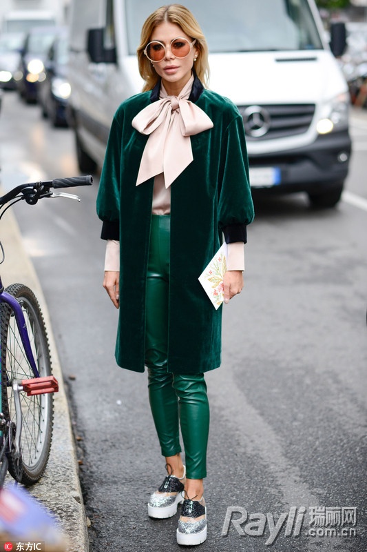 杨幂实力飙演技,杨幂天鹅绒连裤袜