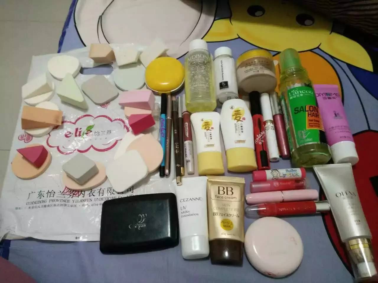 看完了网友的化妆包……一起向YSL势力低头吧！