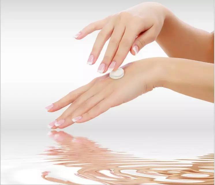 Madam问答室丨定妆用什么，手部护理，油皮面霜，大牌明星产品，额头高发型