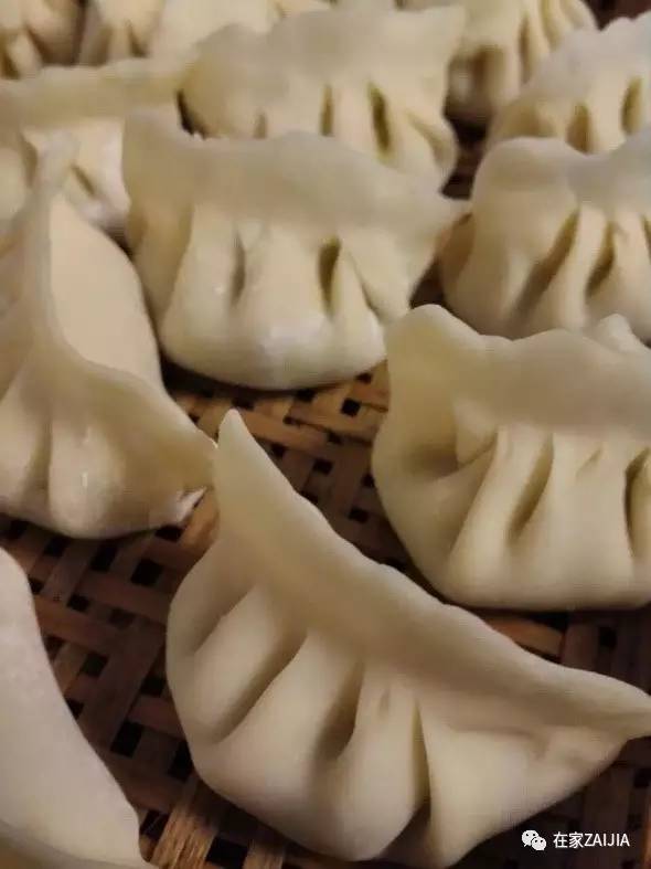 爷爷奶奶和孩子的卧室设计,她给家人建了一座童话屋子