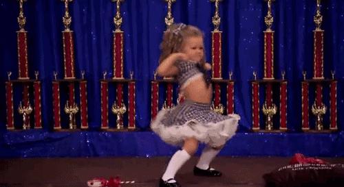 看完了网友的化妆包……一起向YSL势力低头吧！