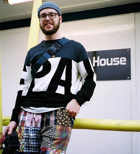 supreme和lv联名的世纪双肩包,supreme和lv联名红色手拿包