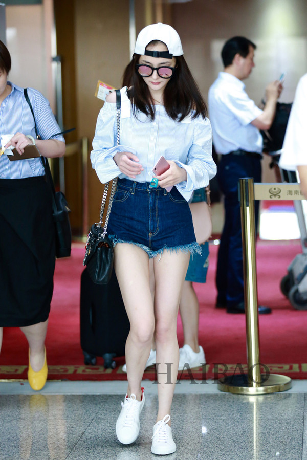 杨幂带货女王街拍,杨幂时尚街拍视频