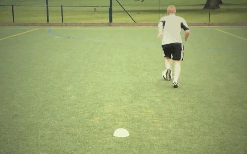 如何拉球变向过人,如何破解拉球转身