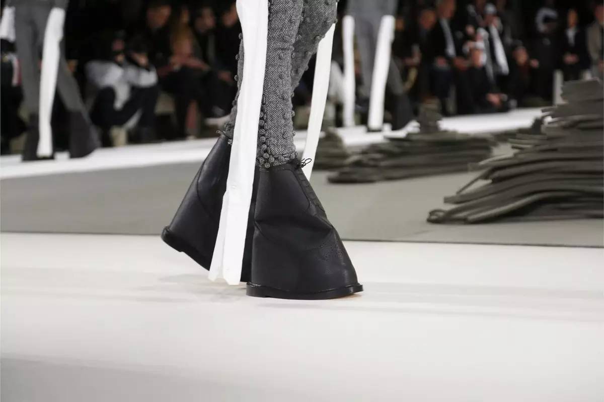 thombrowne,thombrowne金色扣子