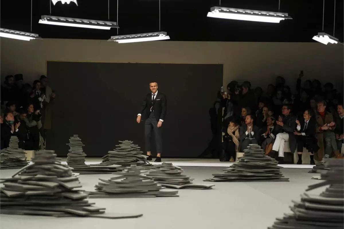 thombrowne,thombrowne金色扣子