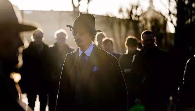 这位亚裔博主帅起来不管不顾,像意大利人一样时髦