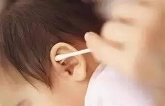 小孩的耳屎能挖吗,宝宝的耳屎会不会自己出来