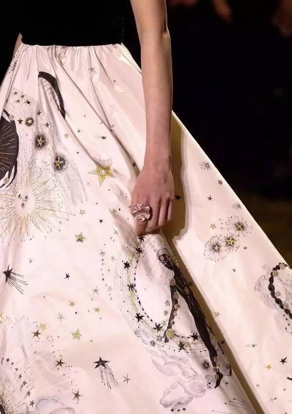 阿秋秋三分钟时尚碎碎念｜谁的粉红少女心？