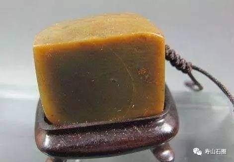 绿田黄是属于黑田系列的吗,黑田黄特征