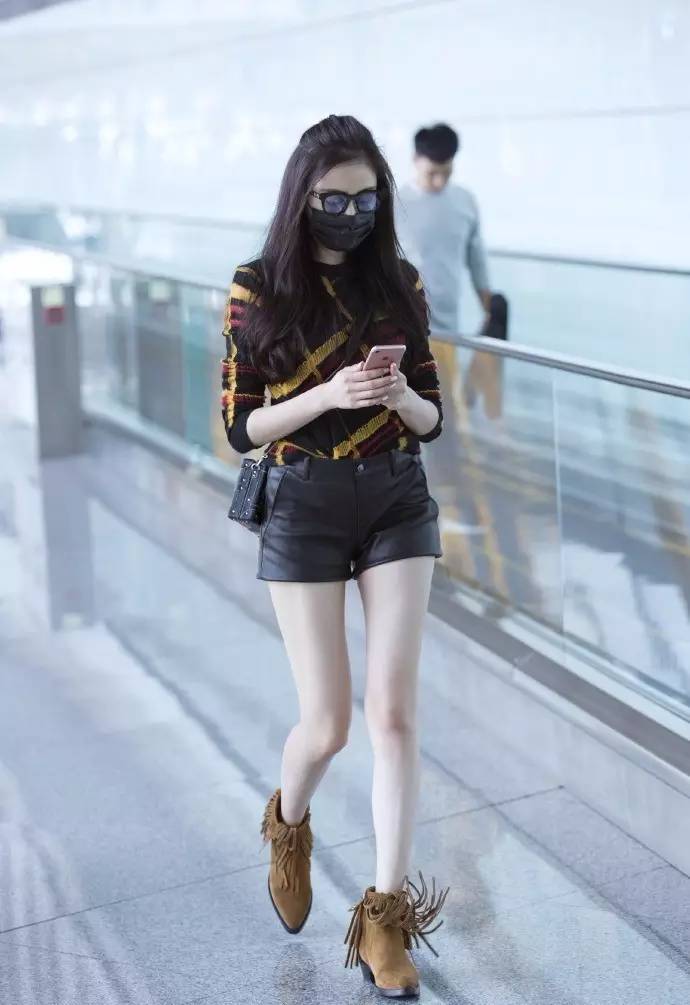 如何穿紧身皮裤,穿皮裤的正确方法视频