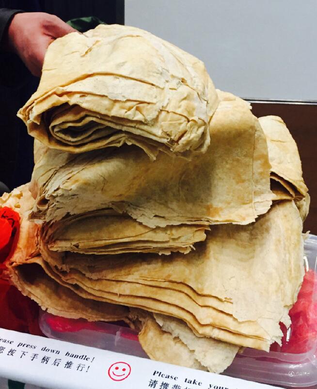 成都“煎饼大叔”感慨走红超重煎饼:那是不可辜负的母爱