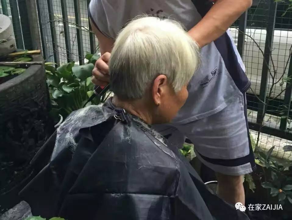 爷爷奶奶和孩子的卧室设计,她给家人建了一座童话屋子