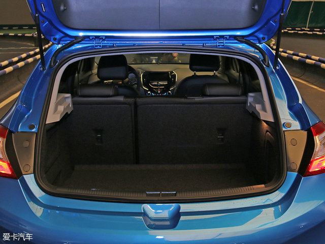 非常运动的车图片,2013款雪佛兰科鲁兹两厢