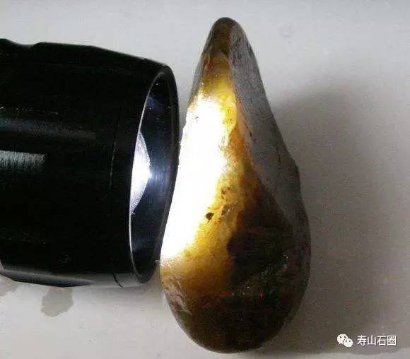 绿田黄是属于黑田系列的吗,黑田黄特征