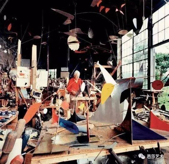 你恨死上班了对吗，但你知道艺术家上班时的样子吗？