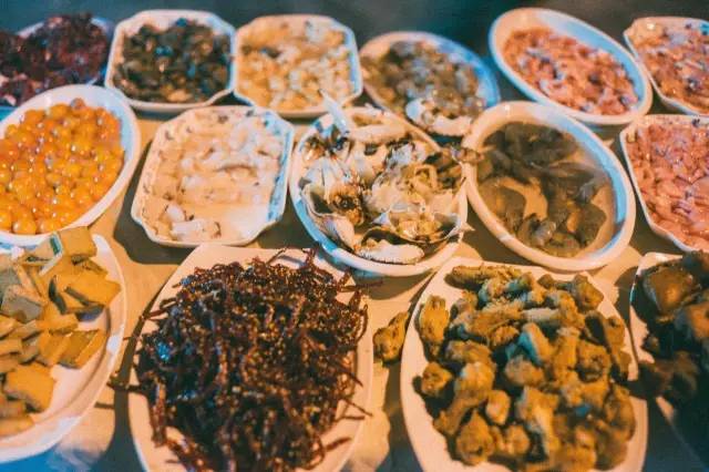 南宁夜晚摆摊生料粉,南宁柳沙夜市网红生料粉