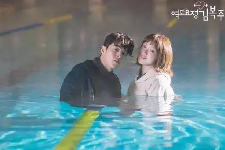 金福珠卫衣造型,少女穿加绒卫衣