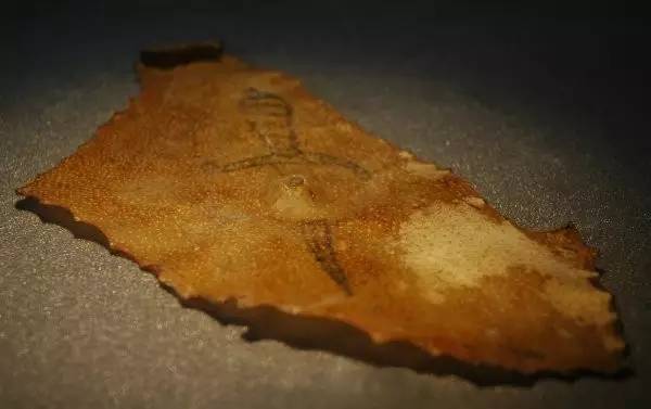 纹身就代表是坏人吗,纹身只是左青龙右白虎