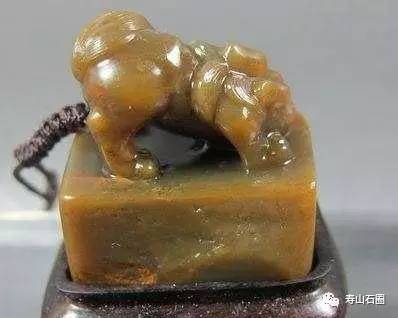 绿田黄是属于黑田系列的吗,黑田黄特征