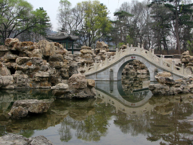 「镇生活」过年还在镇江好，镇江VS国外，100块钱能干啥？看完惊呆你！