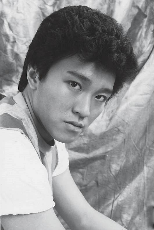 干过跑堂、做过苦工、50岁时众叛亲离……他一生都在拍悲剧，却被我们错认是喜剧