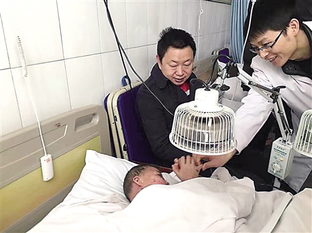 奉节11岁女孩长“天疱疮”网友接力救助善款已破6万