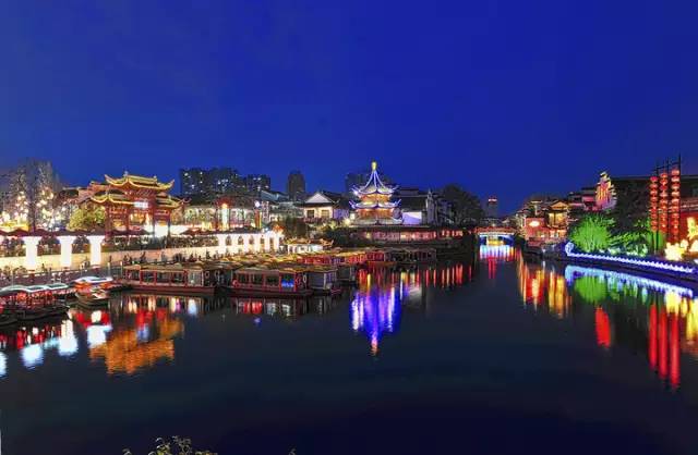 「镇生活」过年还在镇江好，镇江VS国外，100块钱能干啥？看完惊呆你！