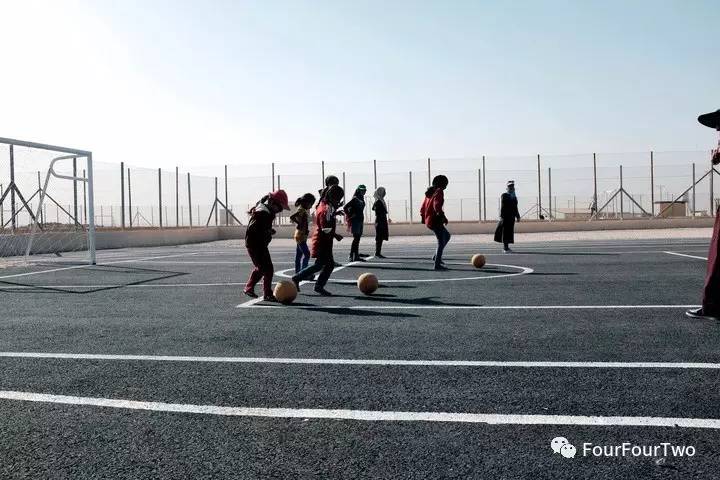 难民营足球,难民营走足球巨星