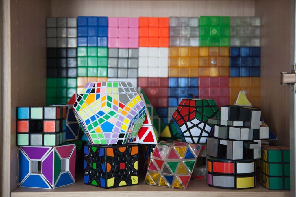 有“魔方侠侣”之称的他们因魔方结缘,他们的魔方世界有点儿甜