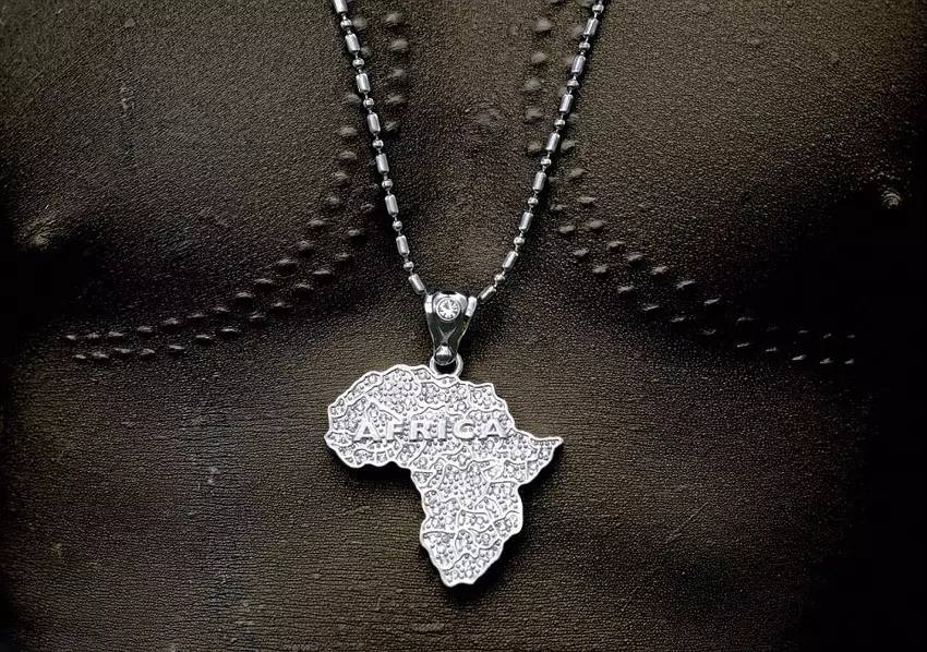 纹身就代表是坏人吗,纹身只是左青龙右白虎