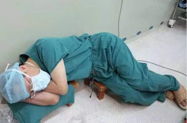 四川成都医生梁益建,梁益建感人事件